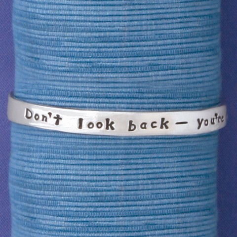 Don't Look Back Thin Bangle