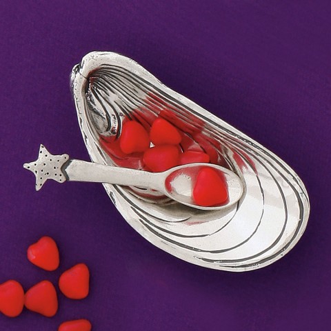 Mussel Shell Salt Cellar w / spoon